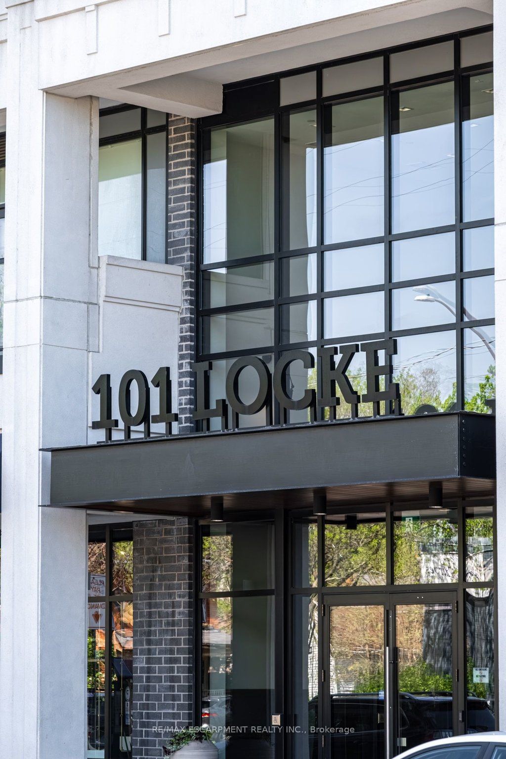 203-101 Locke Street S, Hamilton, ON, L8P 4A6 photo 2