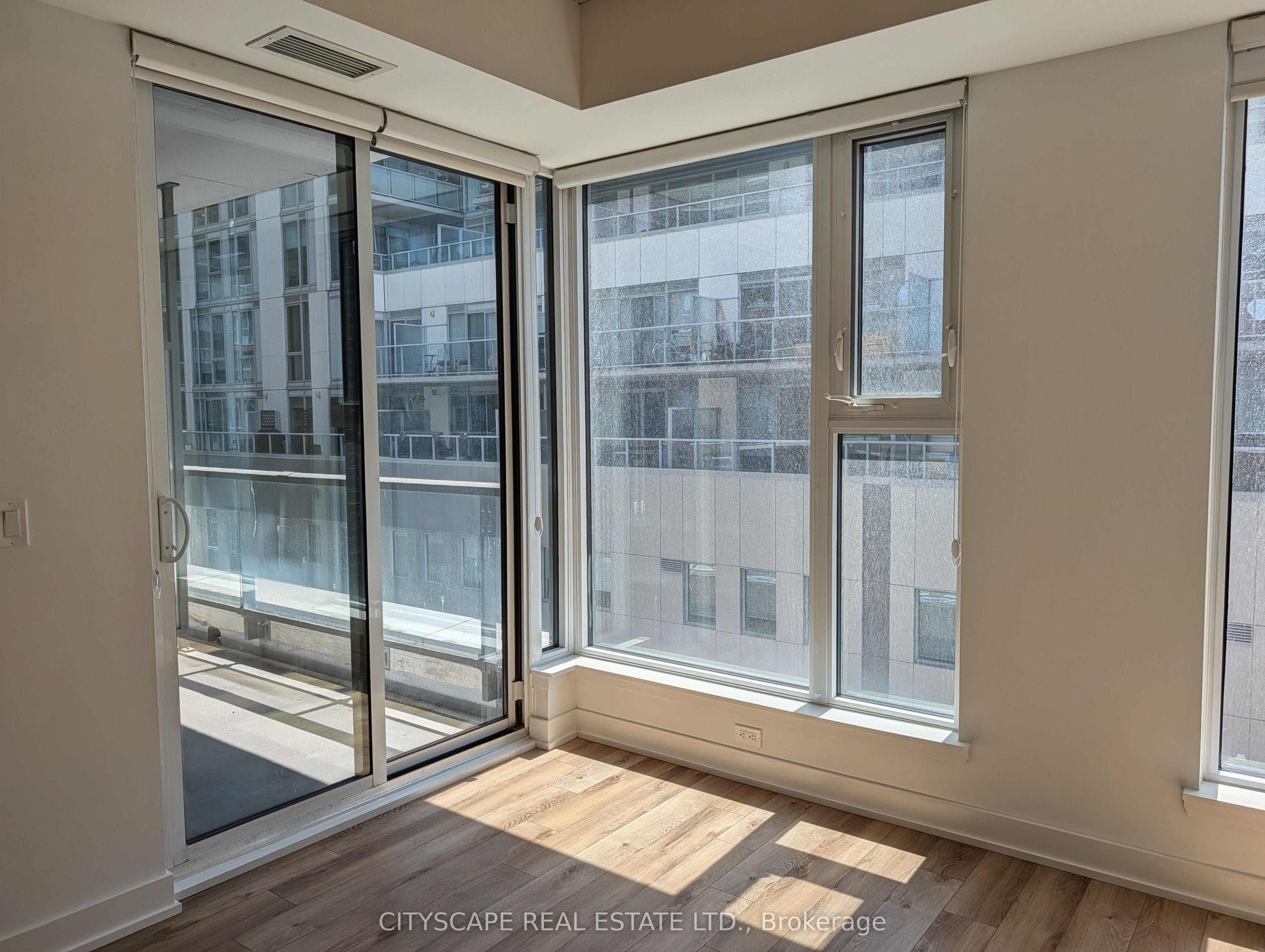 514-30 Baseball Place, Toronto, ON, M4M 0E8 photo 3