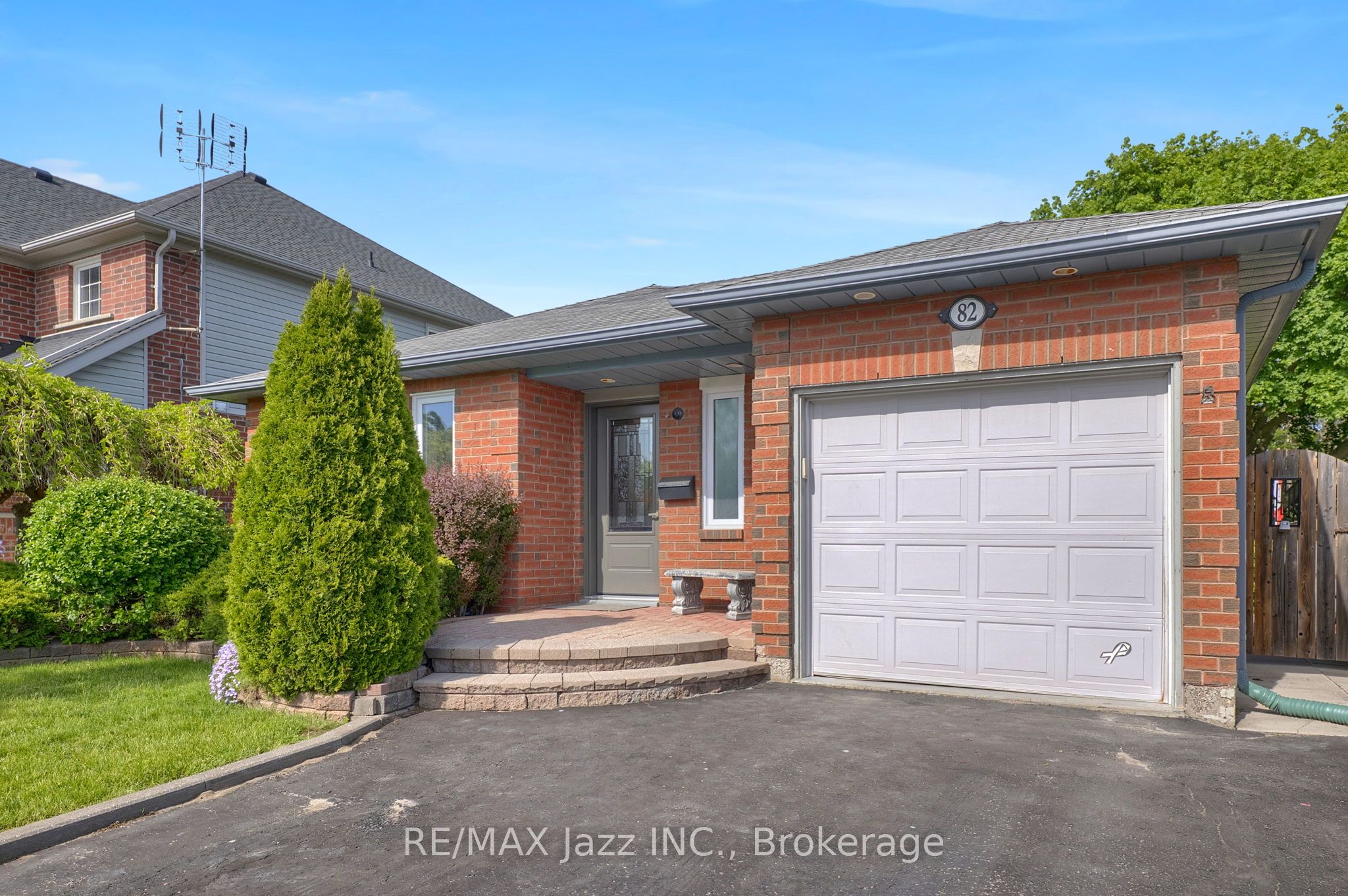 82 Mcmann Crescent, Clarington, ON, L1E 2W9 photo 3