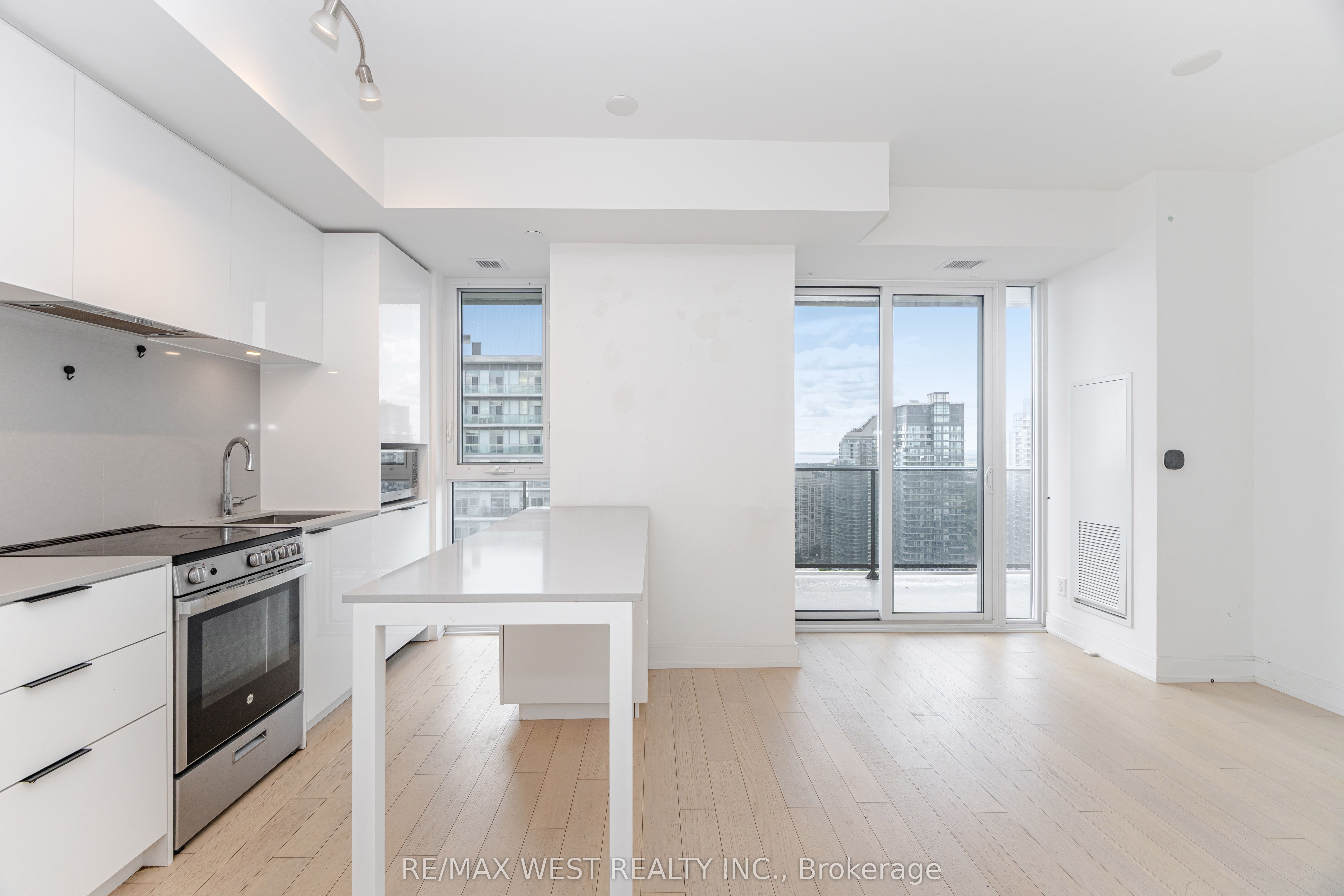 Additional image 4 of 4007-70 Annie Craig Drive, Toronto, ON, M8V 0G2