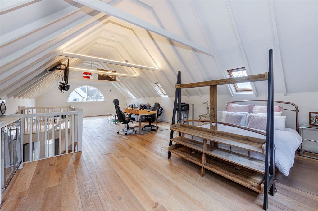 Additional image 25 of 5 bed detached house for saleLoom Lane, Radlett, Hertfordshire WD7