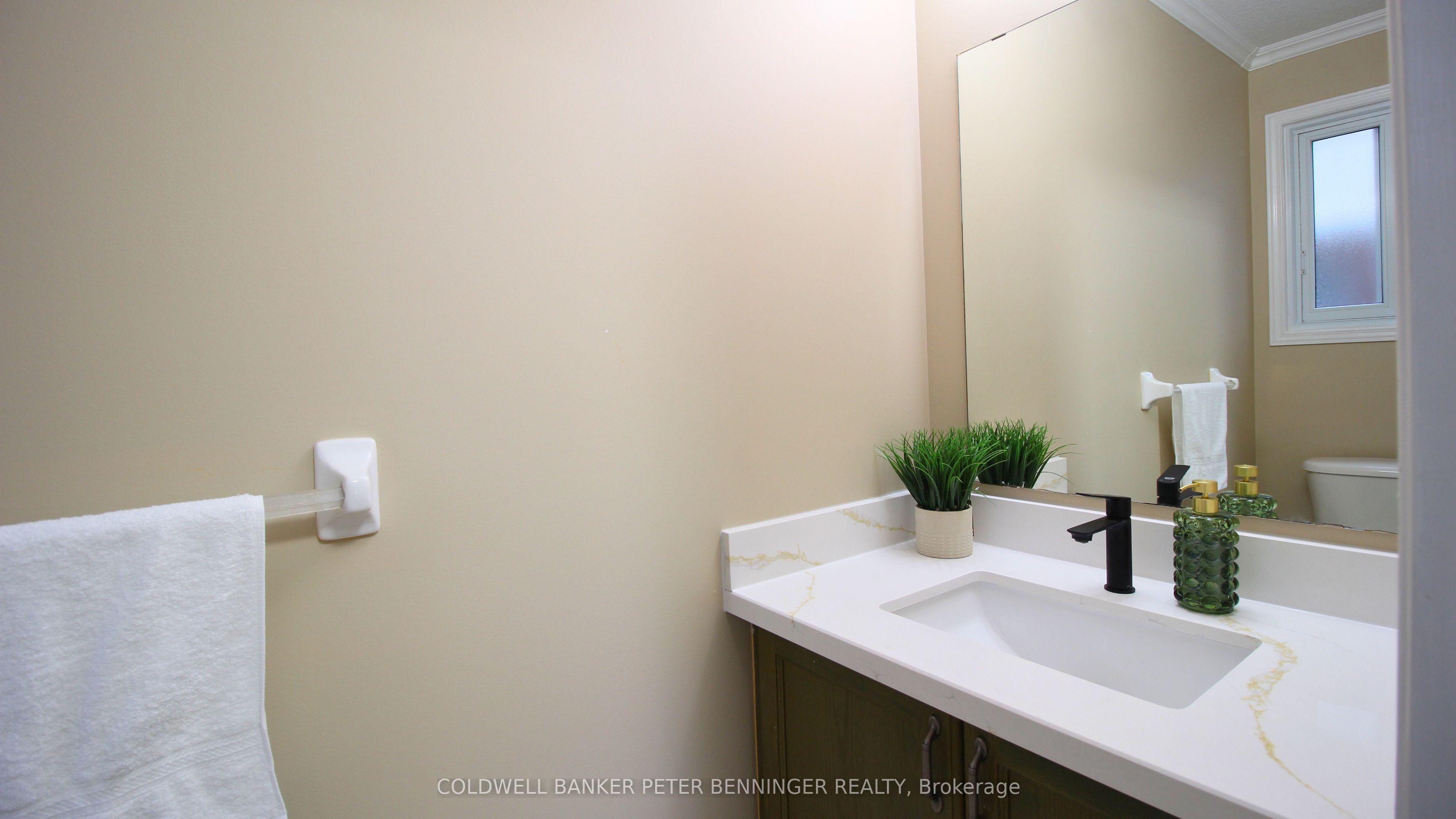 1133 Copper Leaf Crescent, Kitchener, ON, N2E 3W5 photo 4