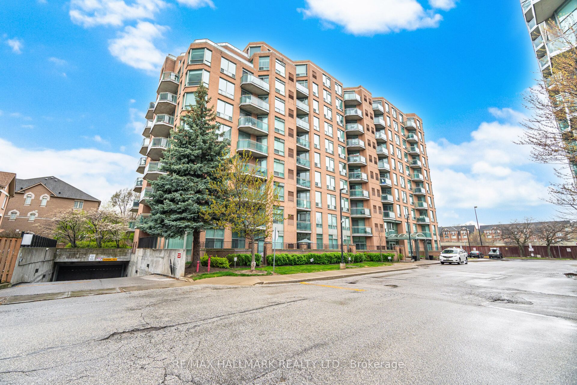 209-190 Manitoba Street, Toronto, ON, M8Y 3Y8