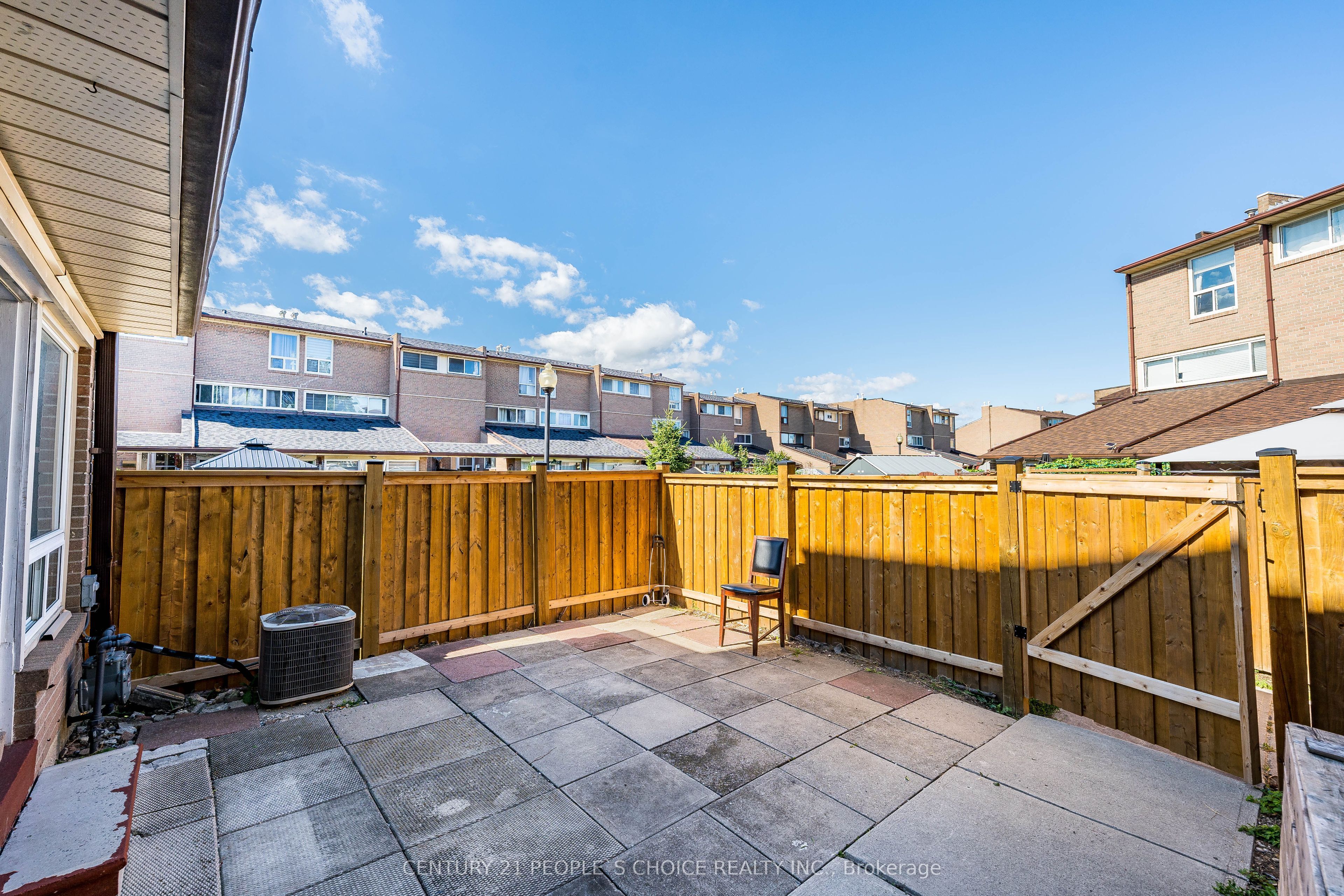 2-242 John Garland Boulevard, Toronto, ON, M9V 1N8 photo 3