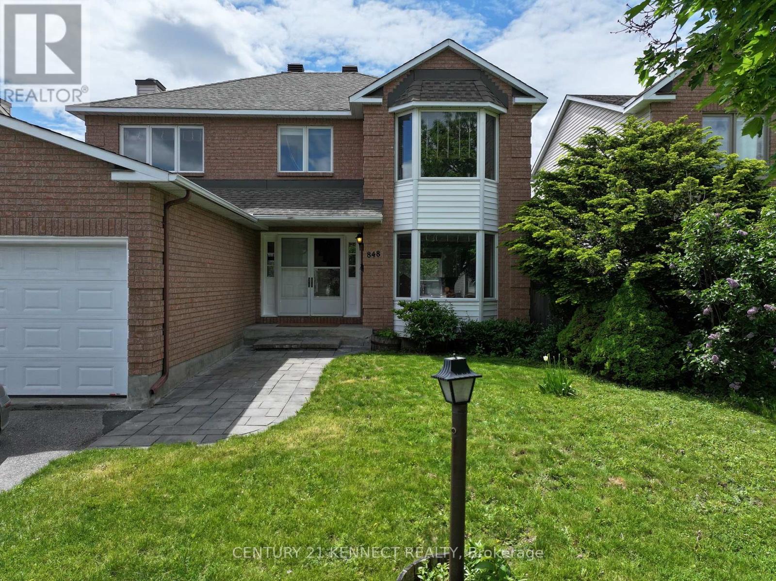 Additional image 2 of 848 Fairlawn Avenue, Ottawa, ON, K2A4C2