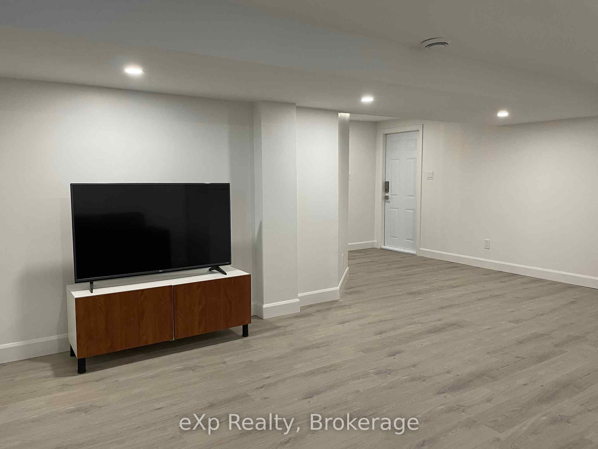 Lower-536 Dundas Street E, Belleville, ON, K8N 1G5 photo 4