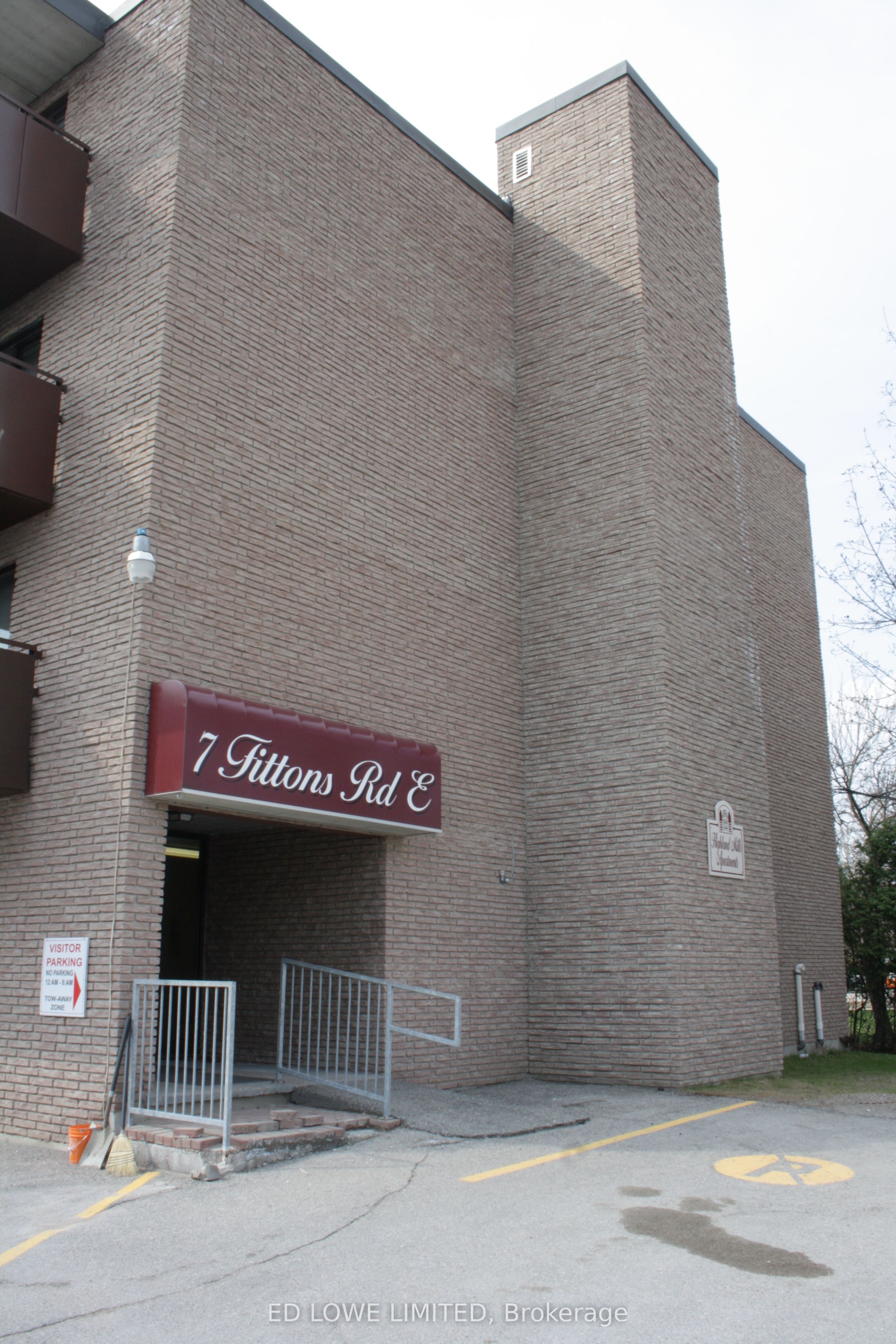 401-7 Fittons Road E, Orillia, ON, L3V 5E8 photo 3