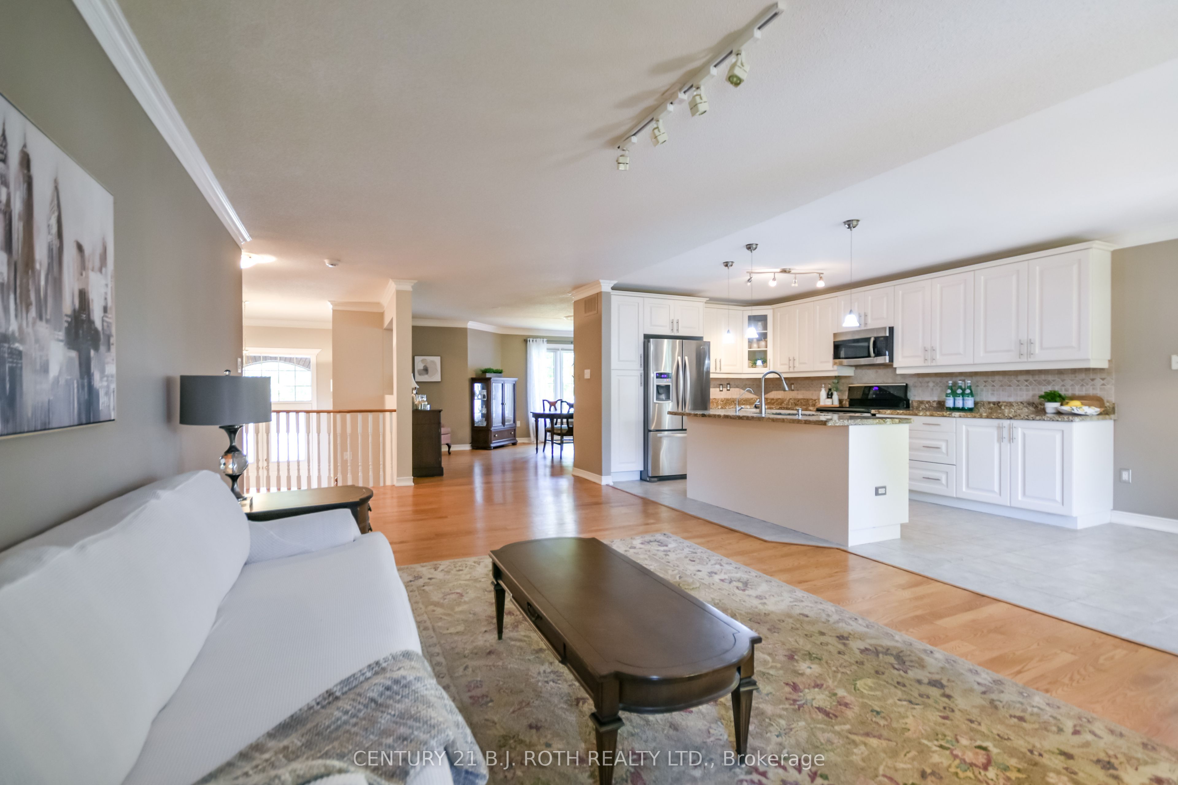 Additional image 3 of 112 Silver Birch Avenue, Wasaga Beach, ON, L9Z 1N2
