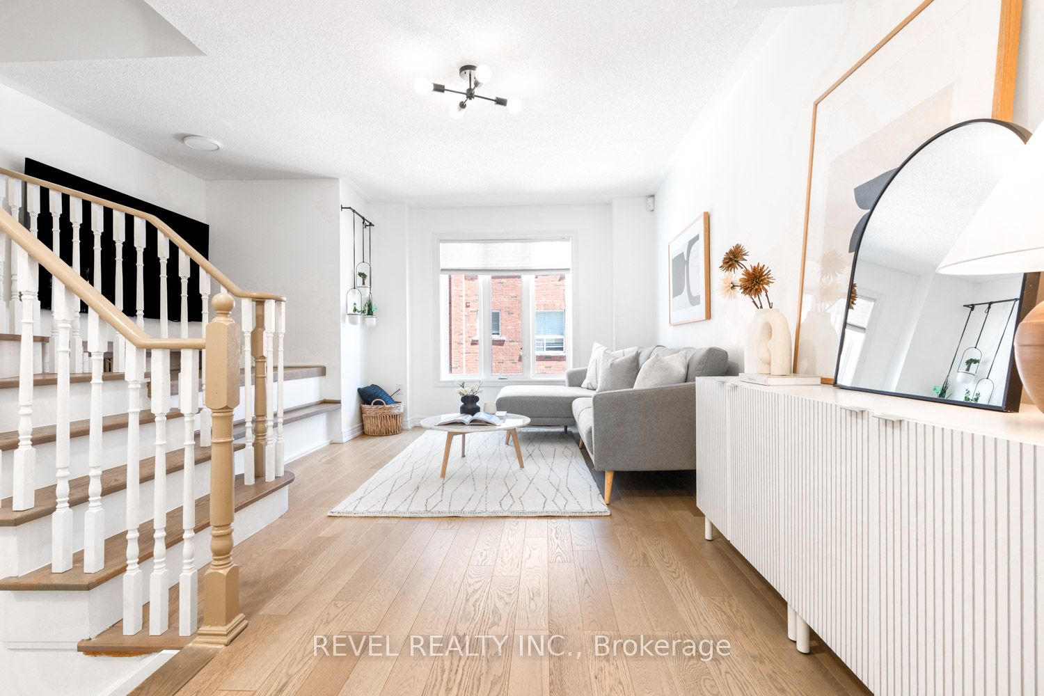 8 Grogan Mews, Toronto, ON, M6H 4J9