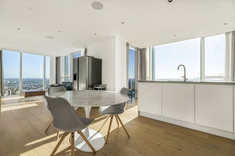 Devan Grove, Hackney, London N4