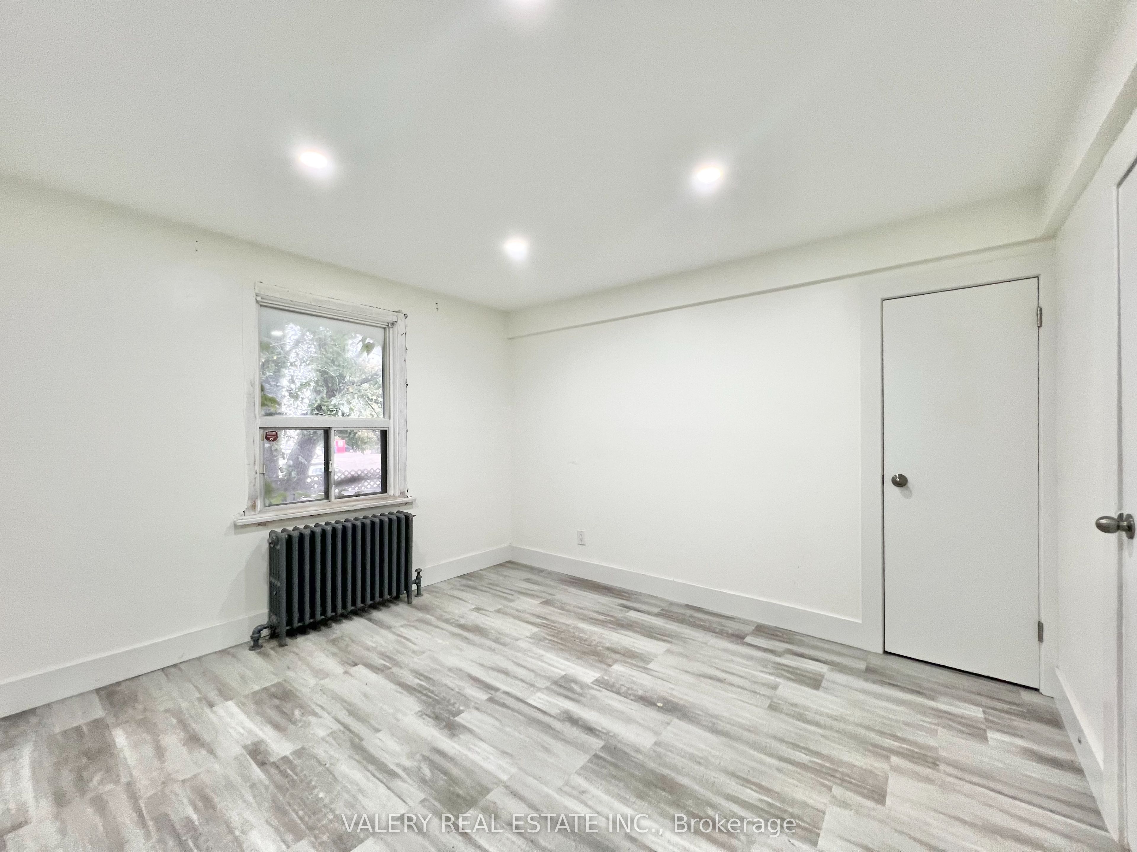 Additional image 3 of 4-15 Stavebank Road N, Mississauga, ON, L5G 2T2