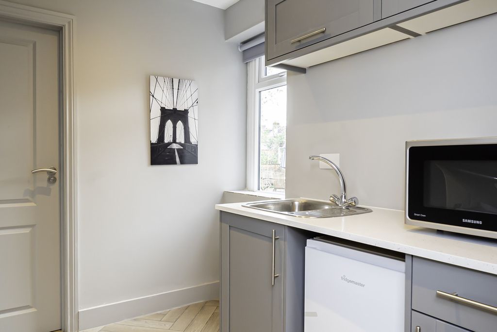 Additional image 37 of 9 bed semi-detached house for saleHoward Street, Reading RG1