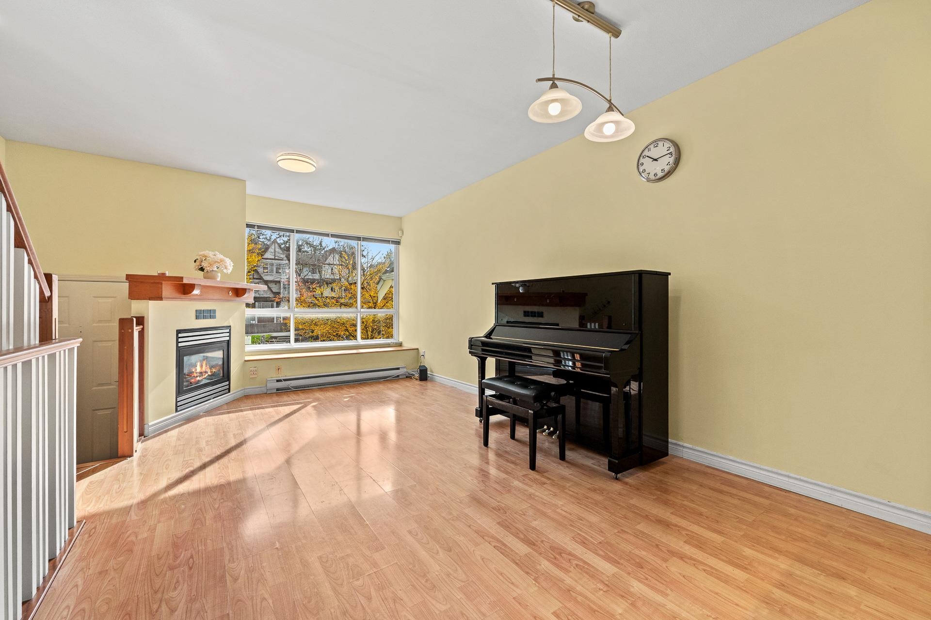 7393 Magnolia Terrace, Burnaby, BC, V5E 4M3 photo 2