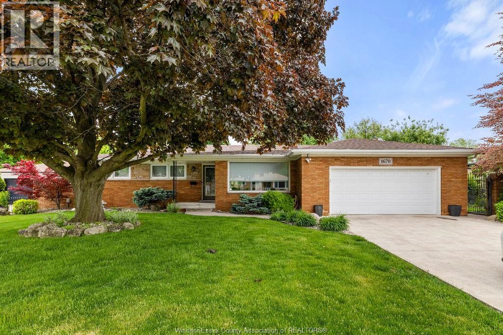 1670 Campbell Avenue, Windsor, ON, N9B2K6