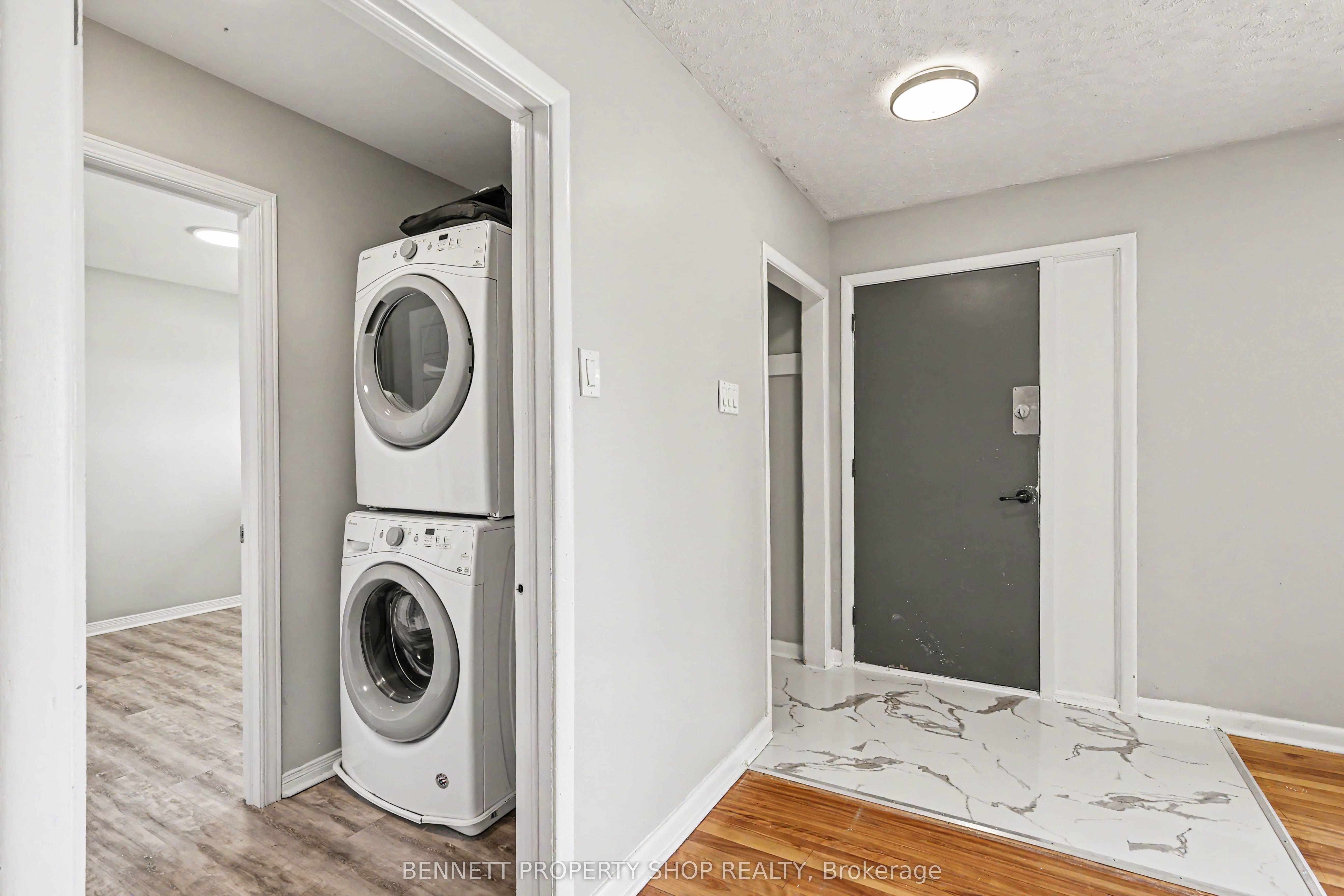 Additional image 3 of 1308 Rustic Drive, Ottawa, ON, K2C 2Y1