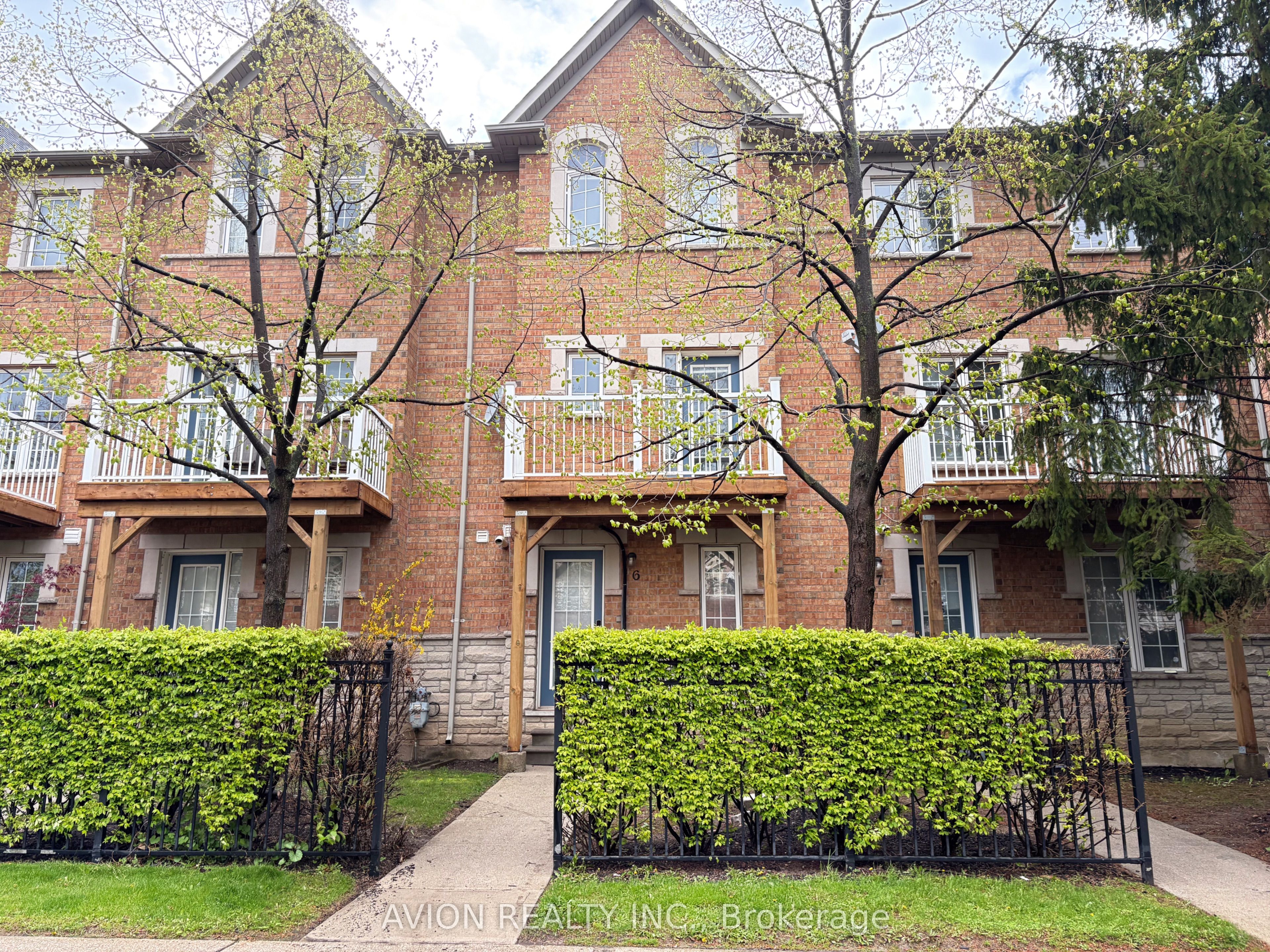 6-601 Shoreline Drive, Mississauga, ON, L5B 4K6