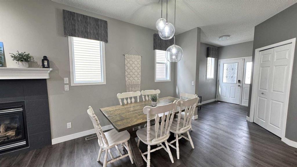 379 Cimarron Boulevard, Okotoks, AB, T1S2L8 photo 3