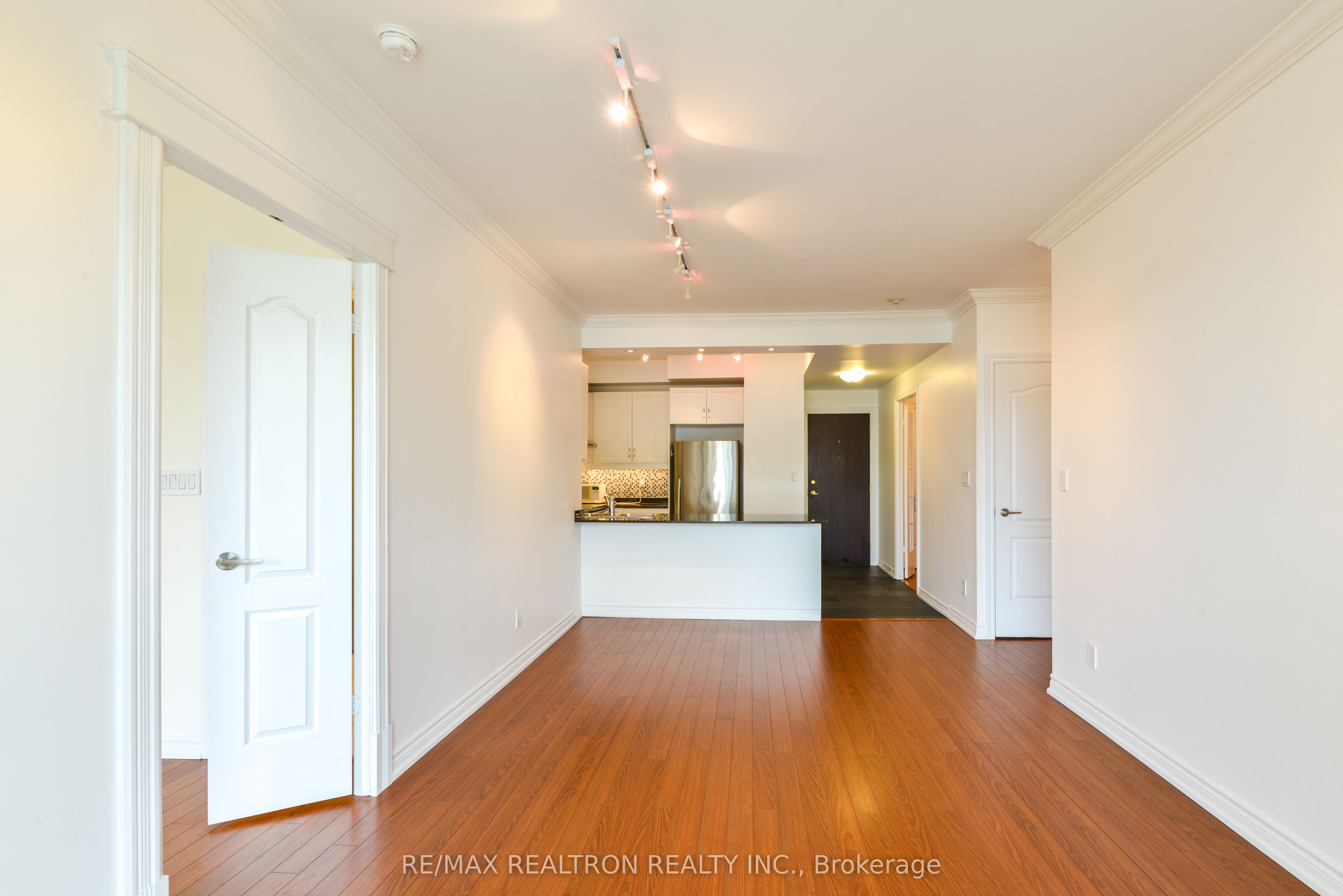 804-28 William Carson Crescent, Toronto, ON, M2P 2H1 photo 4