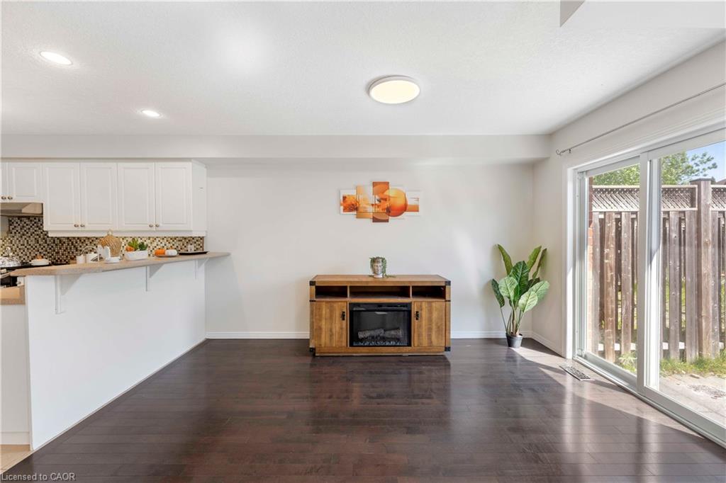 500 Robert Ferrie Drive, Kitchener, ON, N2P 2T7 photo 2