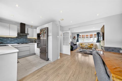 Rougemont Avenue, Morden SM4
