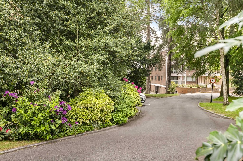 Additional image 16 of 2 bed flat for saleHigh Firs, Gills Hill, Radlett, Hertfordshire WD7