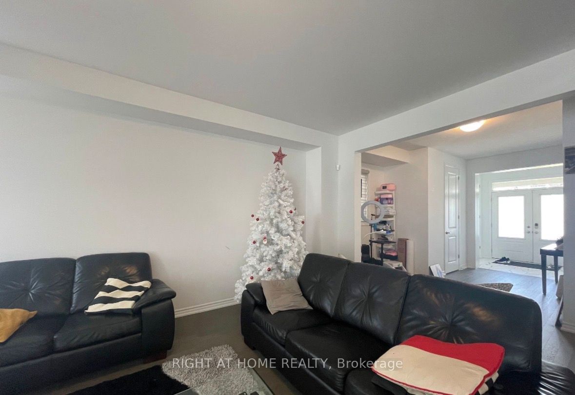 69 Mcbride Trail, Barrie, ON, L9J 0Y6 photo 2