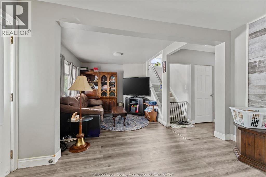 549 Clover , Windsor, ON, N8P1C5 photo 5