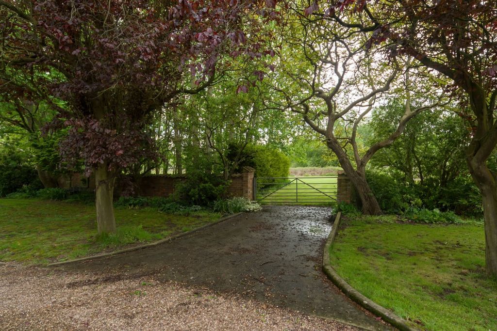 Additional image 64 of 5 bed detached house for saleAylesby Road, Great Coates, Grimsby DN37