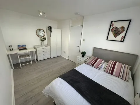 Piper Way, Ilford IG1, Room to rent