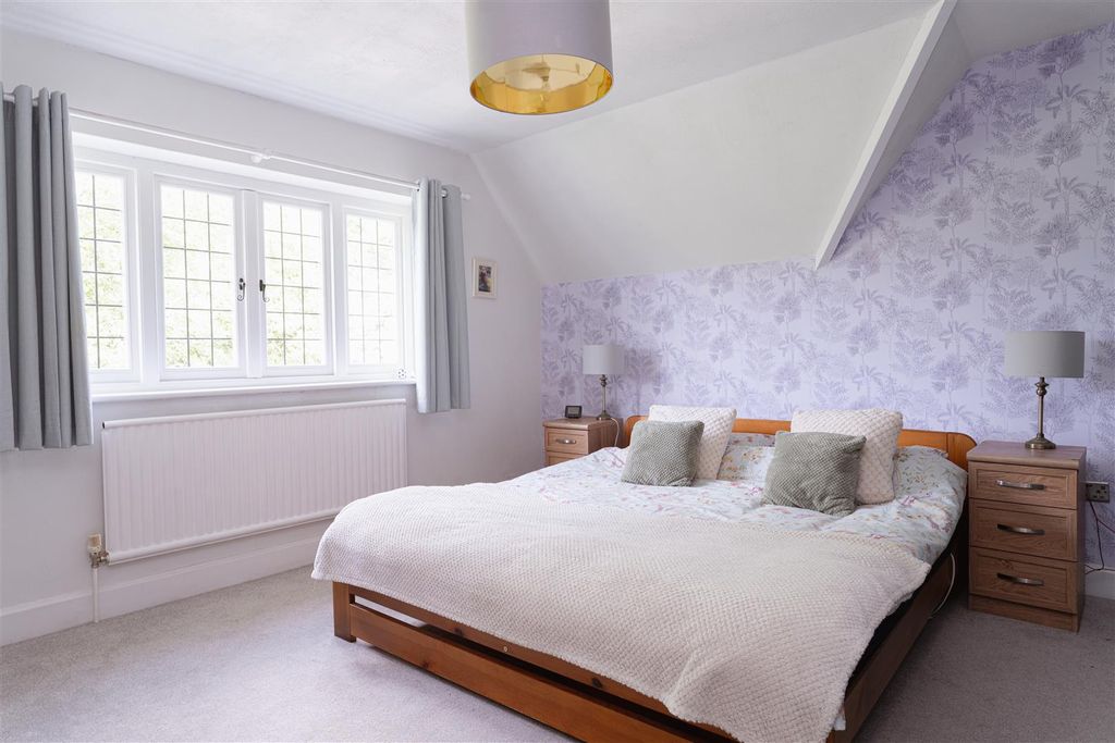 Additional image 19 of 4 bed detached house for salePendleton Road, Redhill RH1