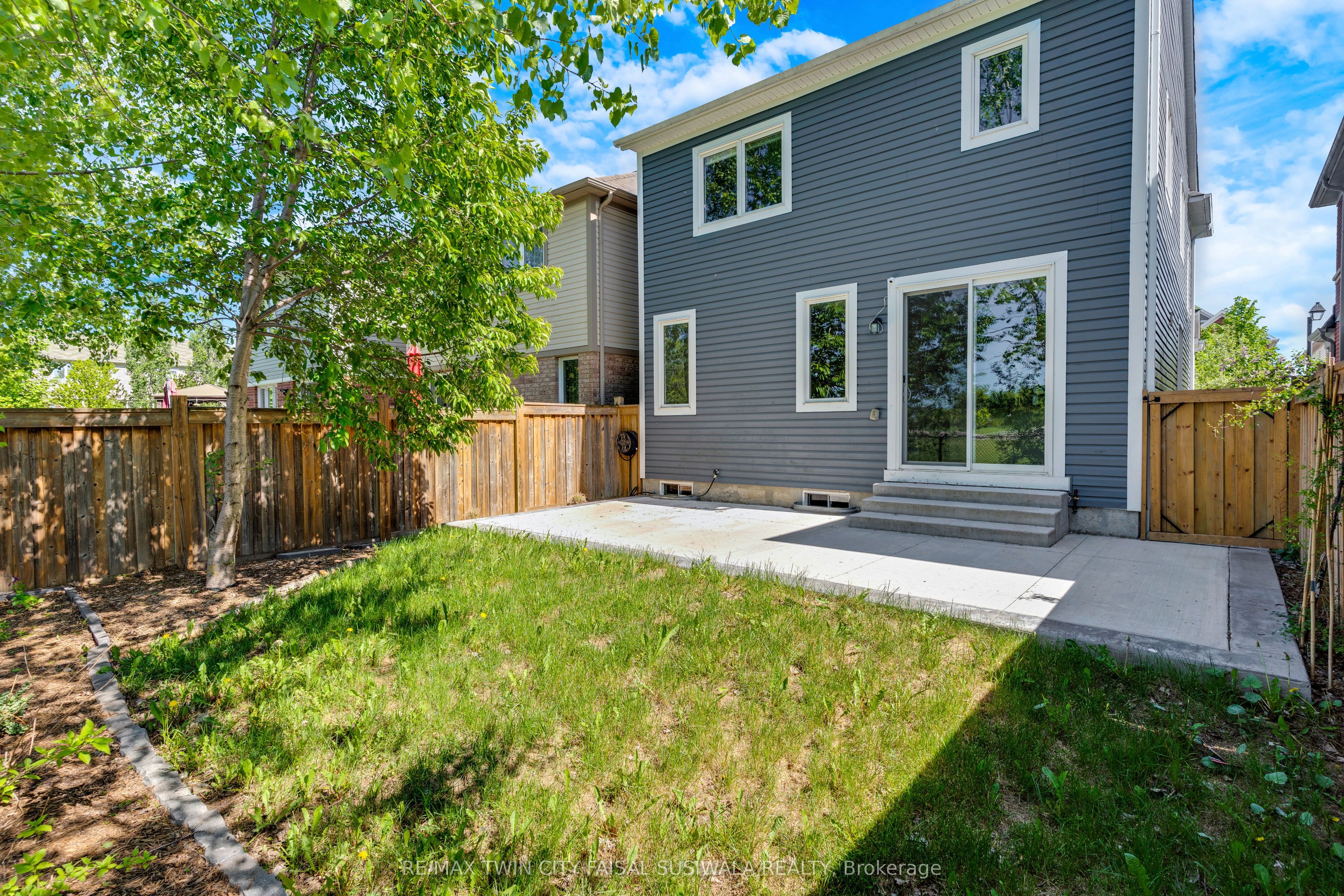 290 Apple Hill Crescent, Kitchener, ON, N2R 0E5 photo 4