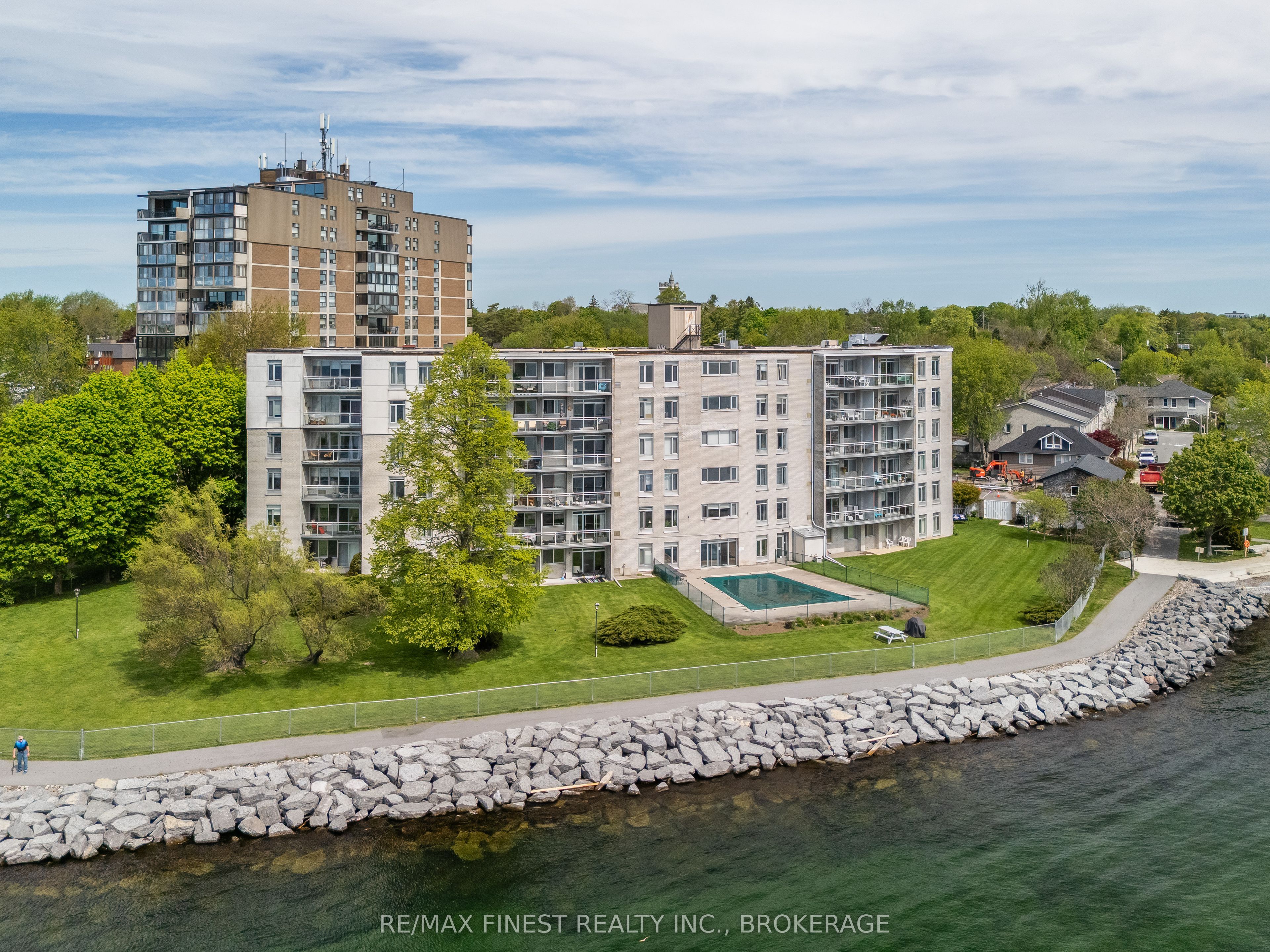 105-1 Mowat Avenue, Kingston, ON, K7M 1J8