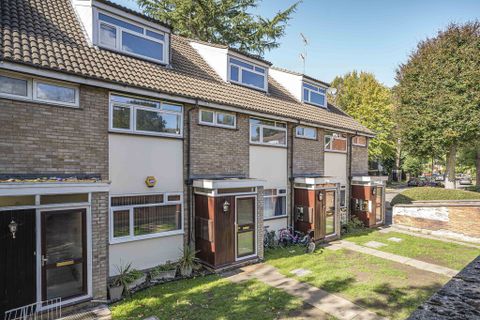 Claire Court, Westfield Park, Hatch End, Pinner HA5