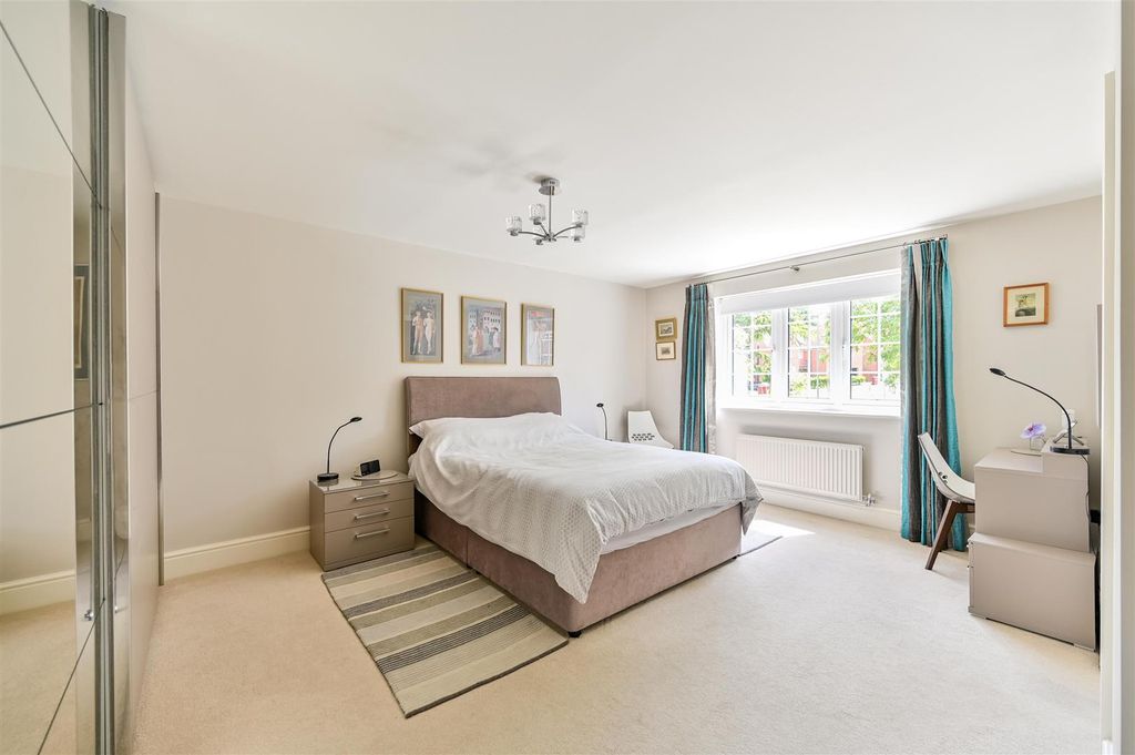 Additional image 18 of 5 bed detached house for saleWellswood Gardens, Reading RG1