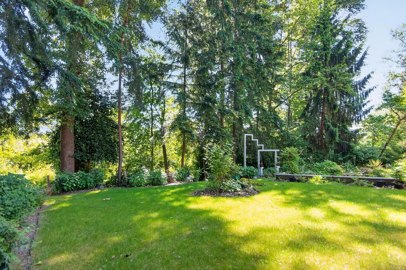Main-7038 Fielding Court, Burnaby, BC, V5A 1Y5 photo 5