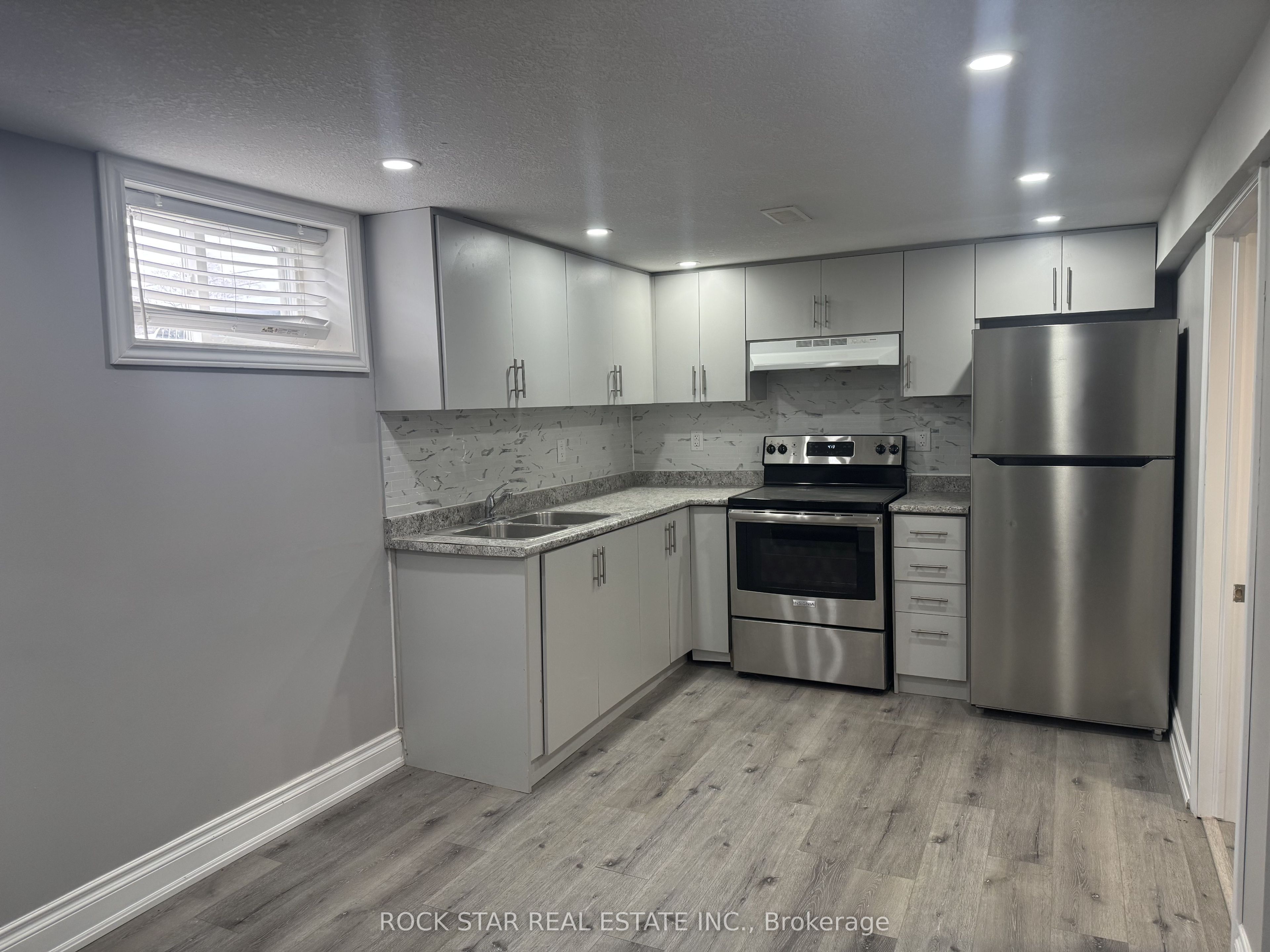 LOWER-387 Upper Gage Avenue, Hamilton, ON, L8K 4X9 photo 2