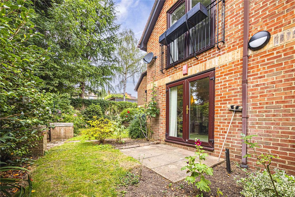 Additional image 11 of 2 bed flat for saleWatling Street, Radlett, Hertfordshire WD7