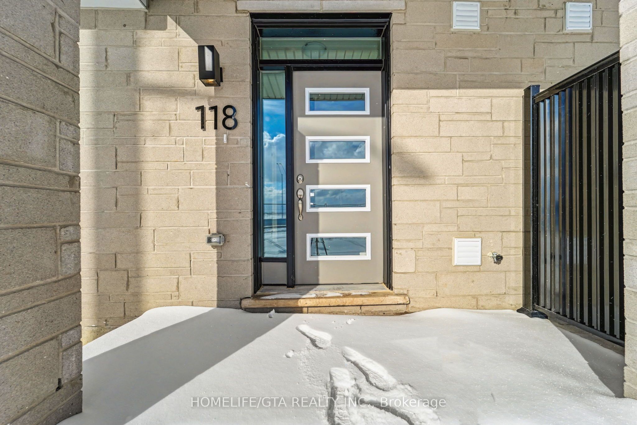 118 Pearen Lane, Barrie, ON, L9J 1A5 photo 2