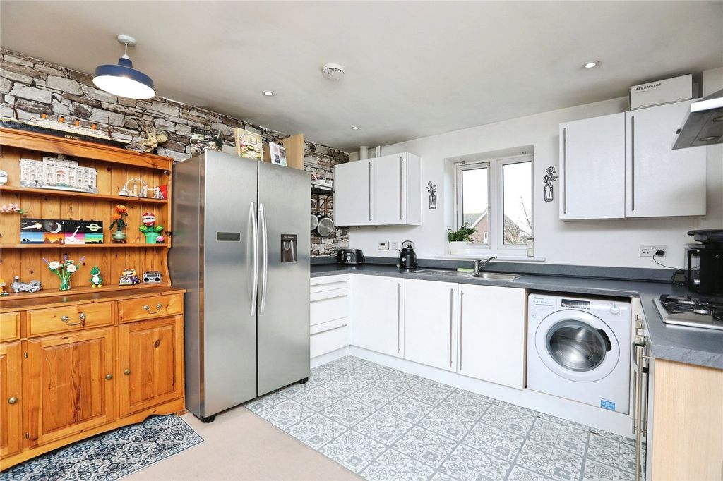 Additional image 7 of 2 bed flat for saleBeech House, Nettle Way, Minster On Sea, Sheerness ME12