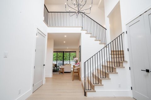 Additional image 8 of 2318 Chantrell Park Drive, Surrey, BC, V4A 9W8