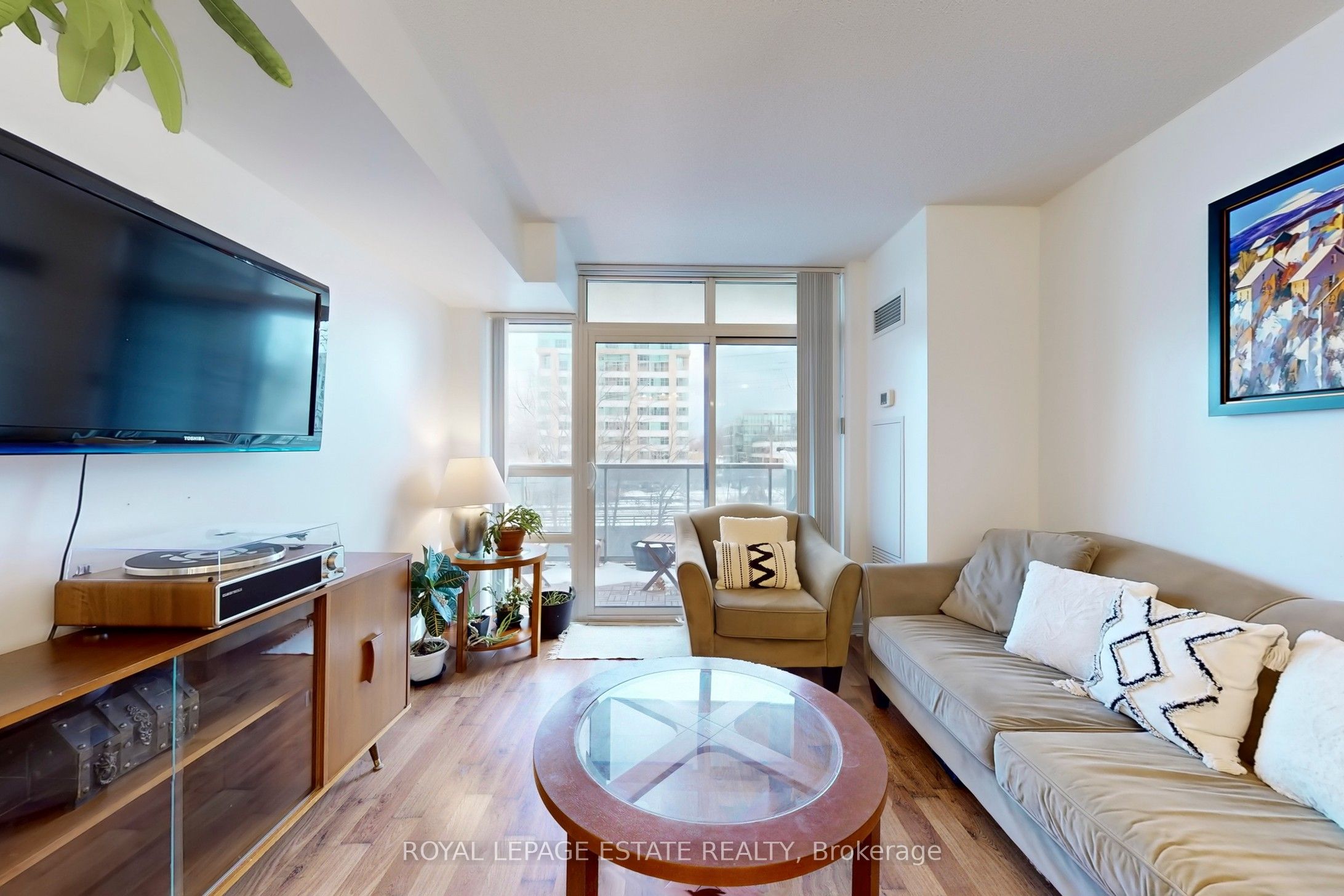 204-3 Michael Power Place, Toronto, ON, M9A 0A2 photo 4