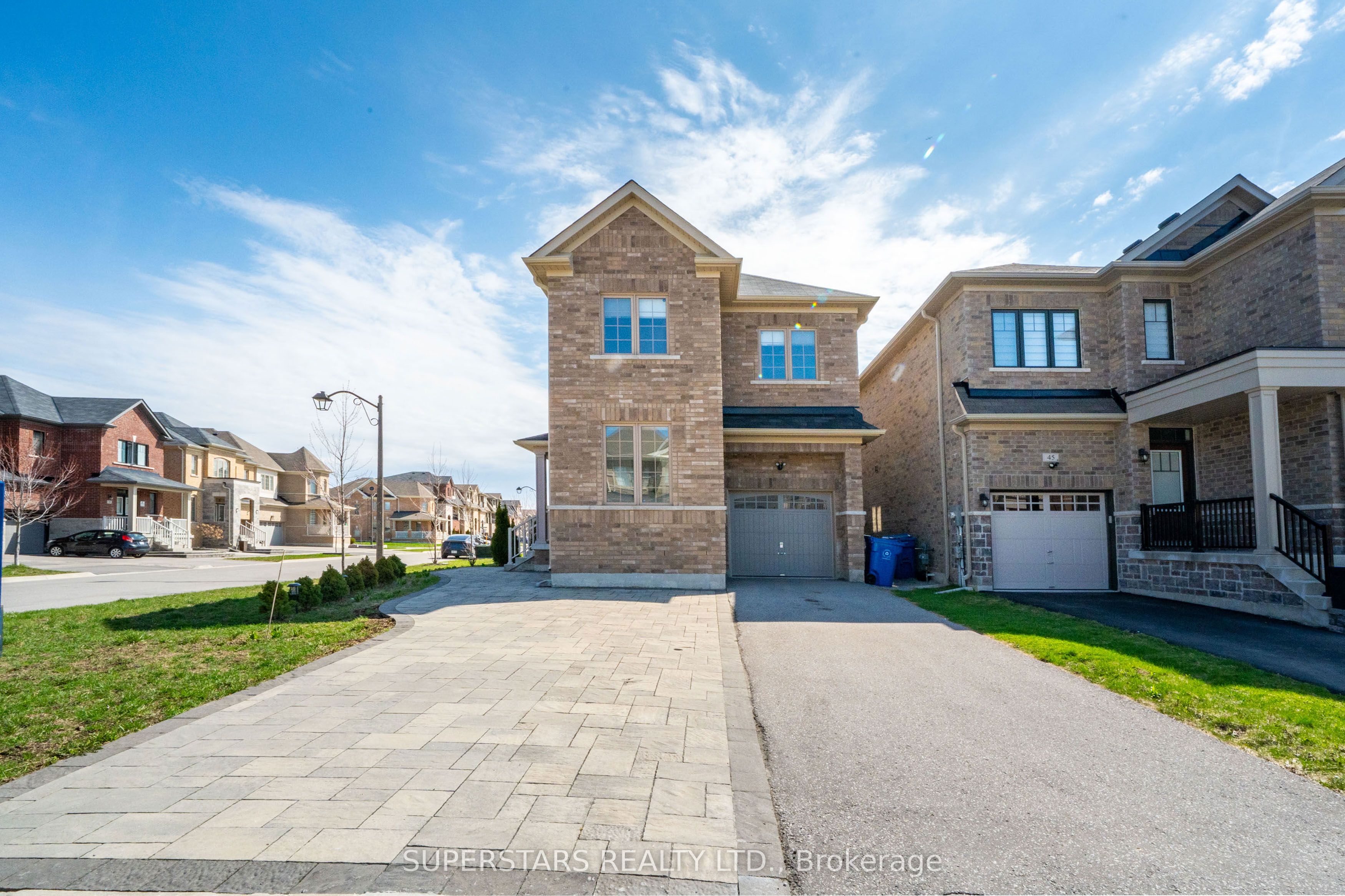 Main and Upp-49 Birkett Way, Whitchurch-stouffville, ON, L4A 4P7 photo 3