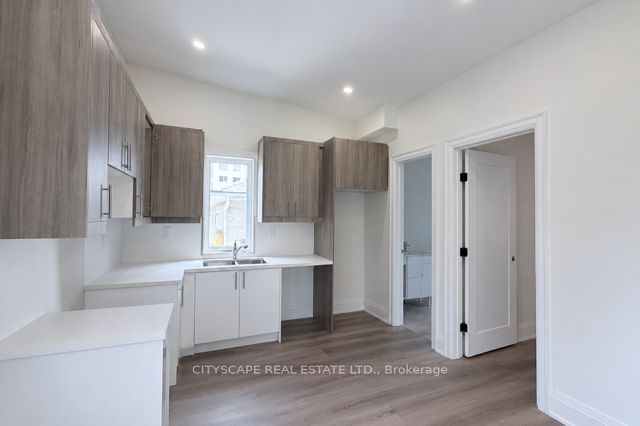 301-15 Sanagan Road, Toronto, ON, M9V 1R7 photo 3