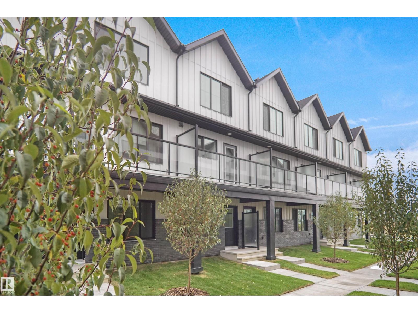 6-29 Airport Road NW, Edmonton, AB, T5G3K8