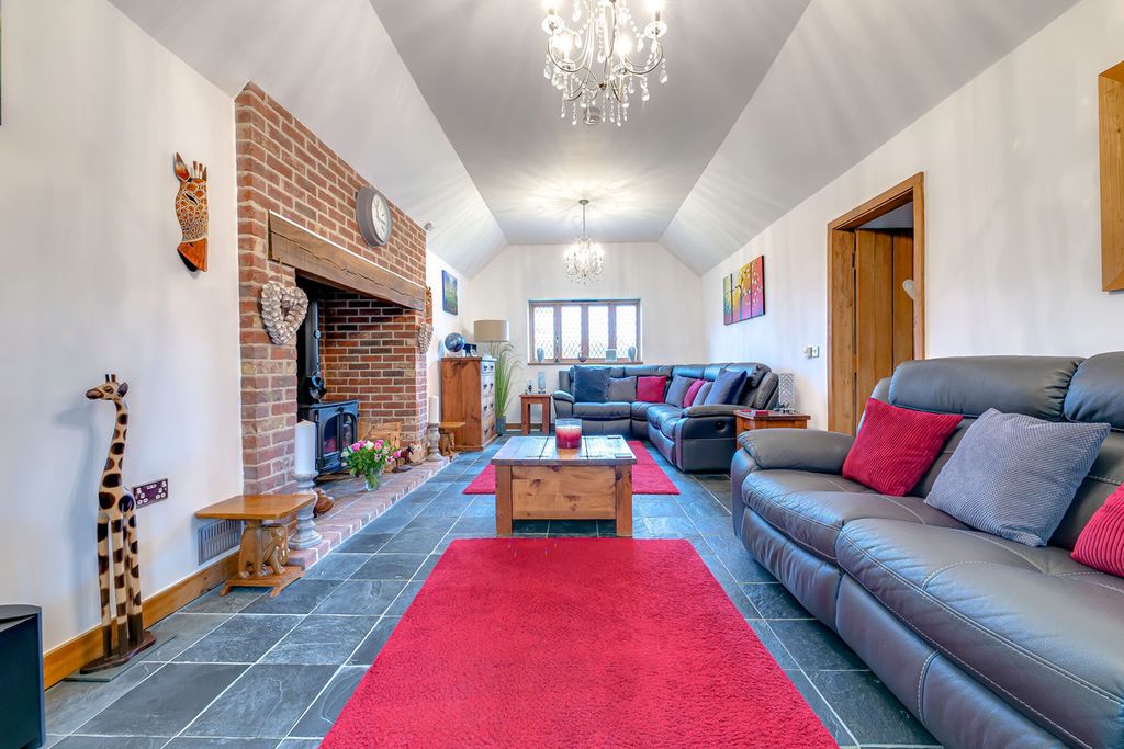 Additional image 3 of 4 bed detached bungalow for saleThe Chase, Rochford SS4
