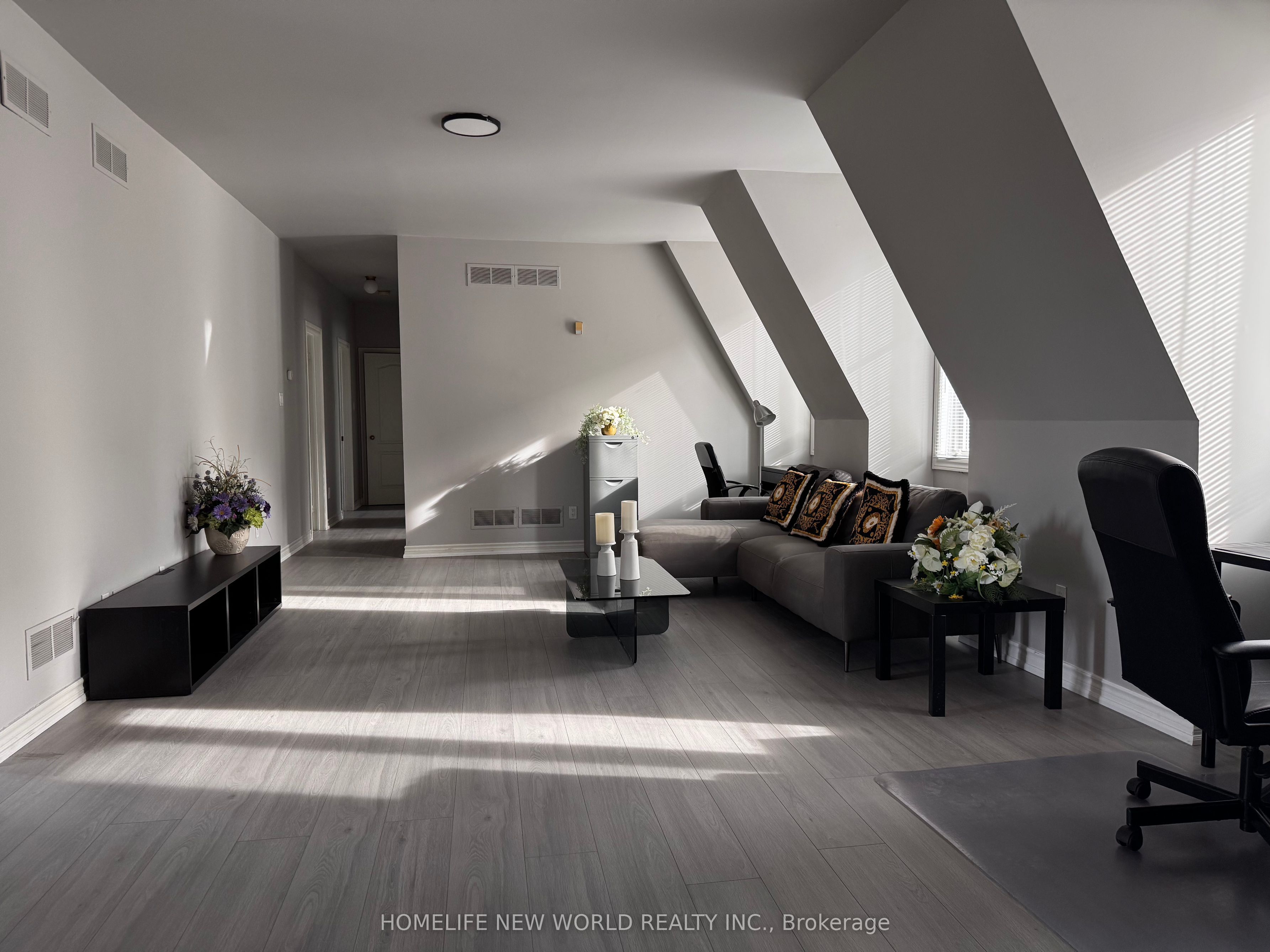 Coach house-52C Post Road, Toronto, ON, M3B 1H8 photo 3
