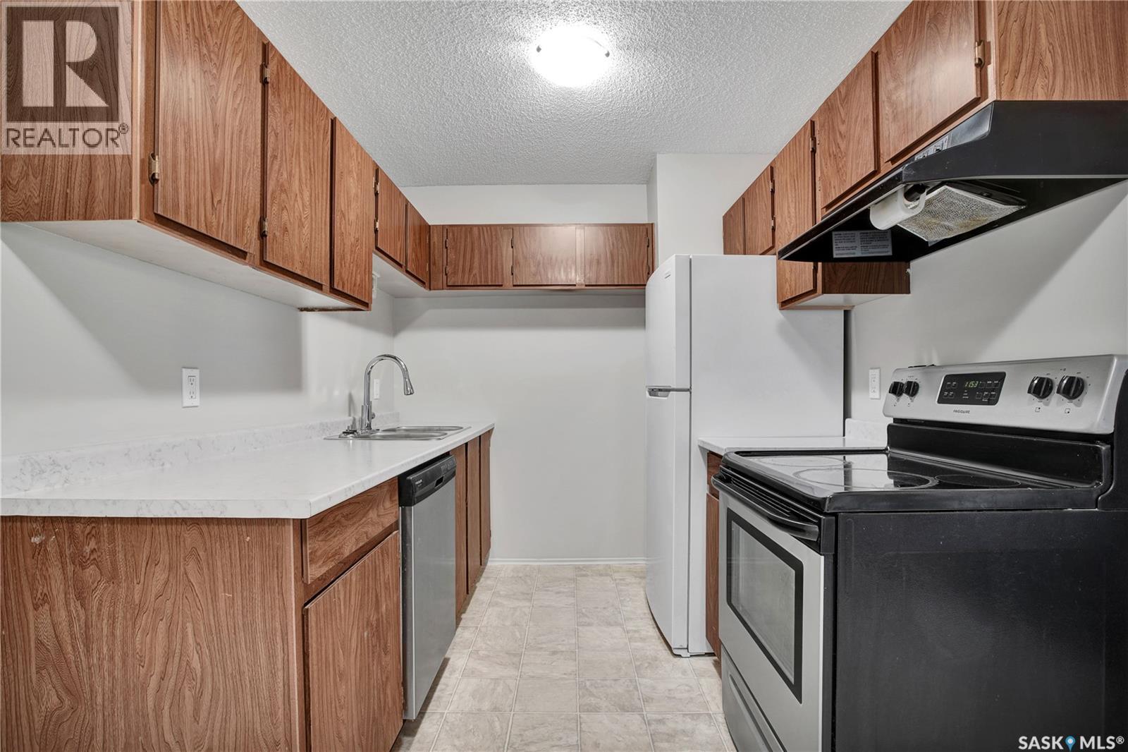 308-311 Tait Crescent, Saskatoon, SK, S7H5L7 photo 3