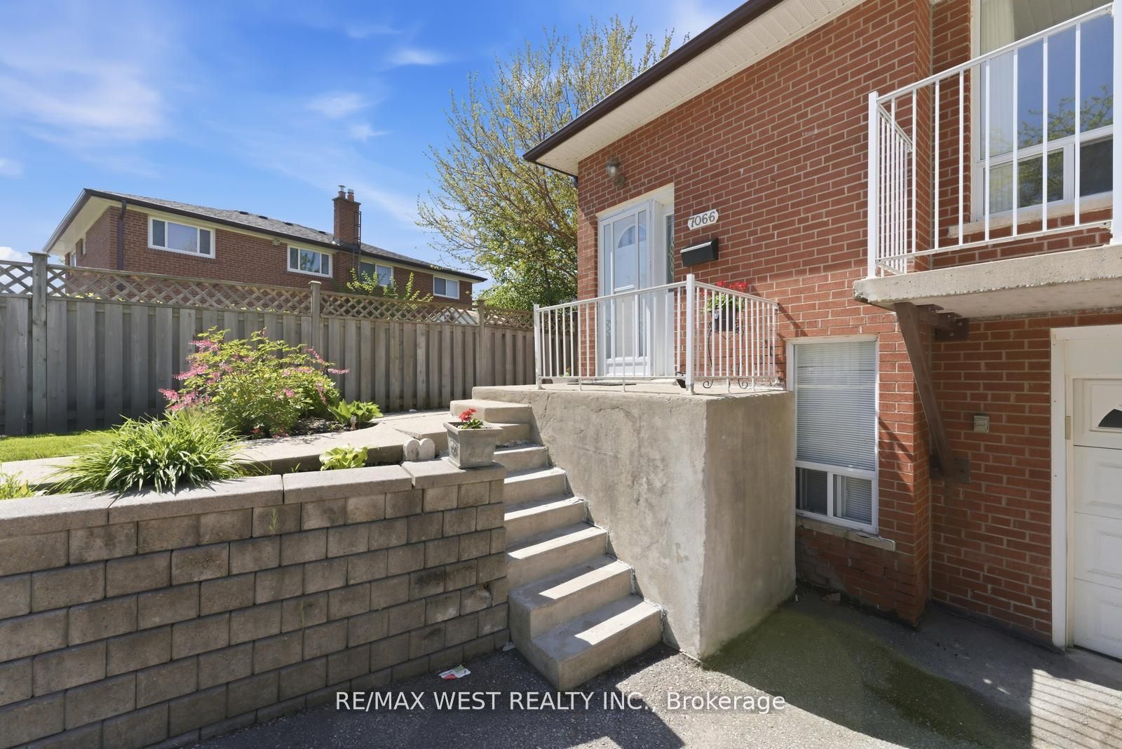 Additional image 4 of 7066 Magic Court, Mississauga, ON, L4T 3A1