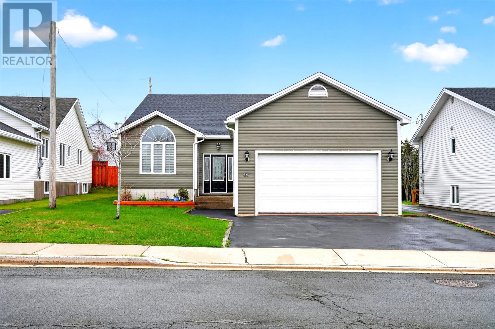 130 Eastbourne Crescent, St John's, NL, A1A5Y6