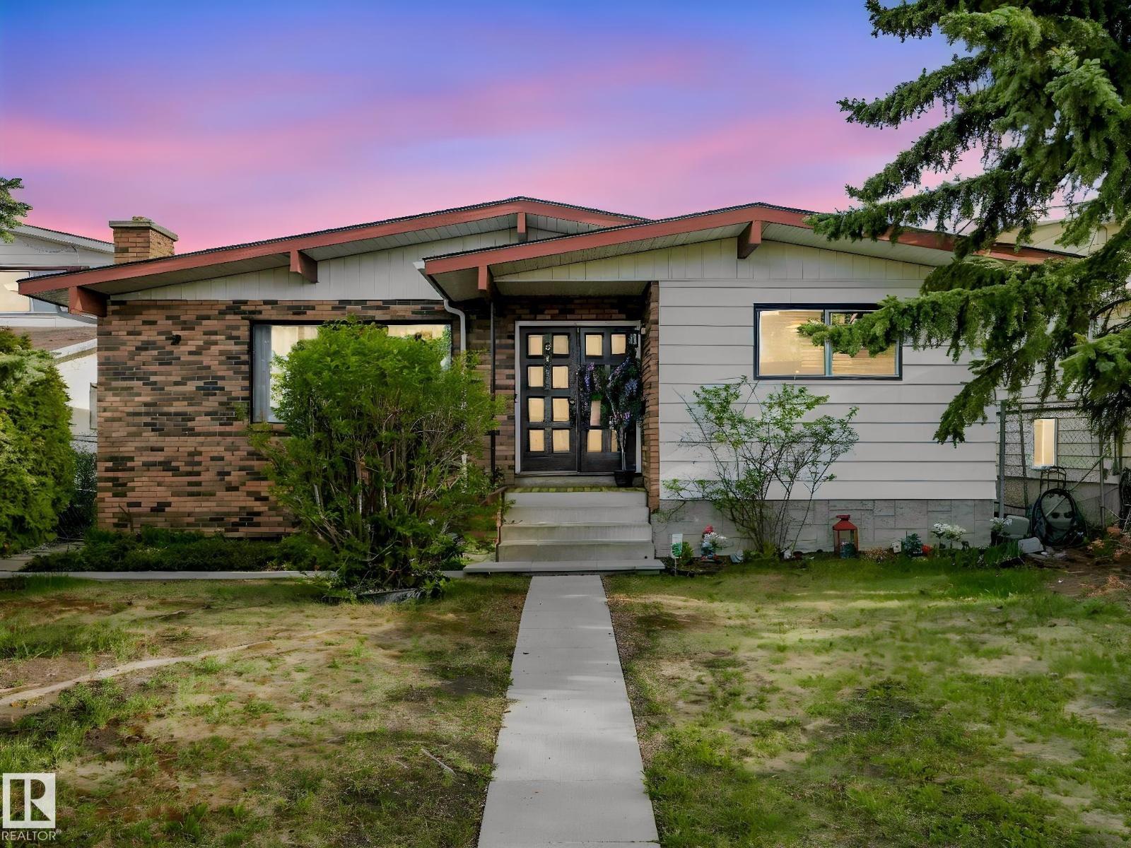 8715 41 Avenue NW, Edmonton, AB, T6K1G8